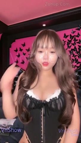 Em Suchibi QQLive Nứng Lồn Livestream Gạ Chịch Lễ Tân Nhân Ngày 20-10